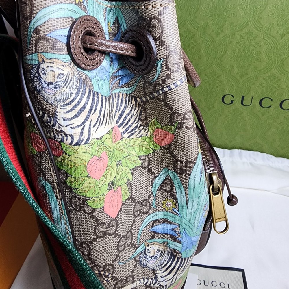 Backpack - Picture 15 of 16